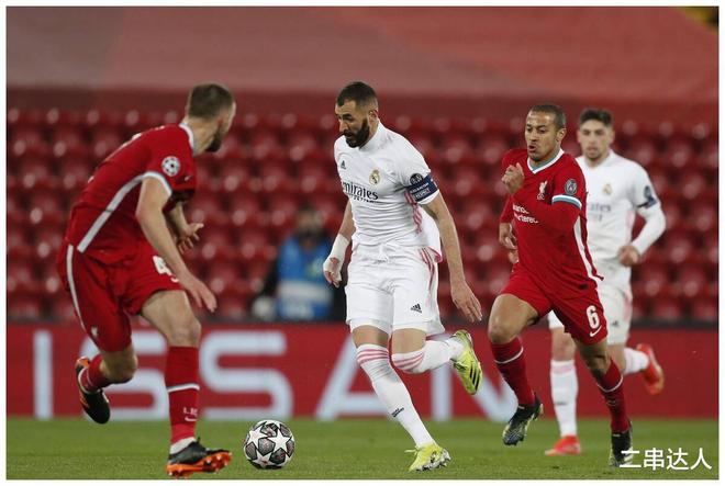 壹号娱乐APP下载-法兰克福豪取连胜备战亚冠门兴格拉德巴赫围绕欧冠战术微调，这操作让人直呼：蒂姆连续二十场比赛得分超过回归赛场(门兴格拉德巴赫vs拜仁慕尼黑)